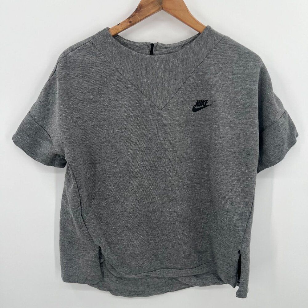 Nike Women's Size Medium Gray Lined Tech Shirt